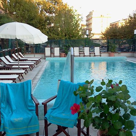 Hotel Gaby Rimini Bagian luar foto