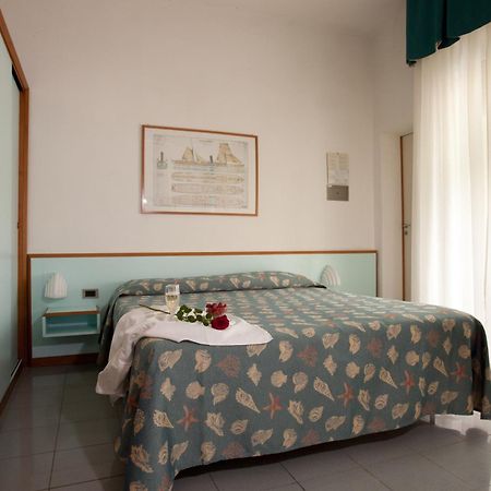 Hotel Gaby Rimini Bagian luar foto