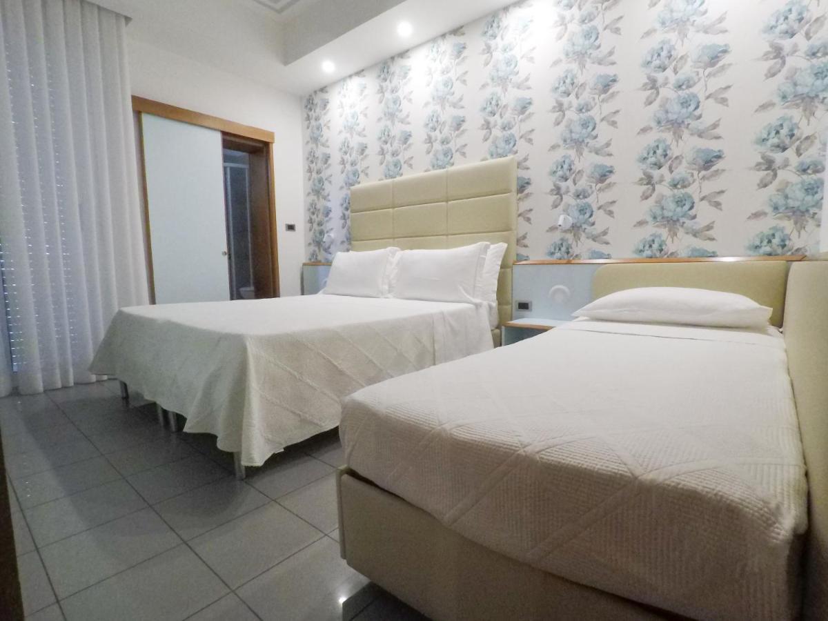 Hotel Gaby Rimini Bagian luar foto