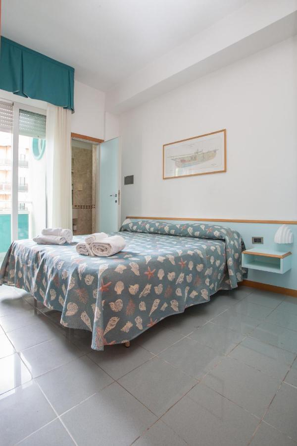 Hotel Gaby Rimini Bagian luar foto