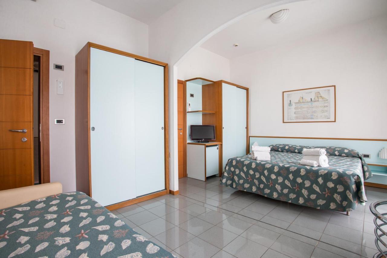Hotel Gaby Rimini Bagian luar foto