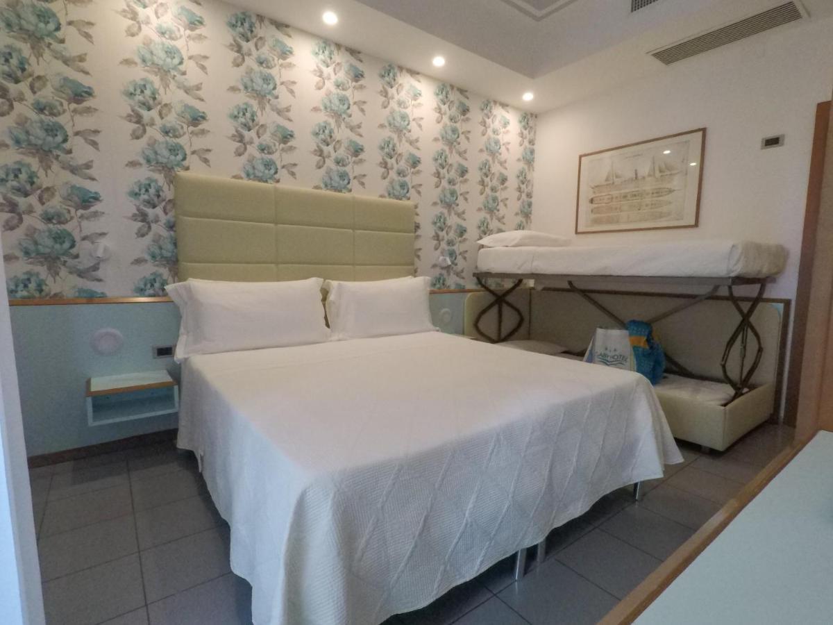 Hotel Gaby Rimini Bagian luar foto