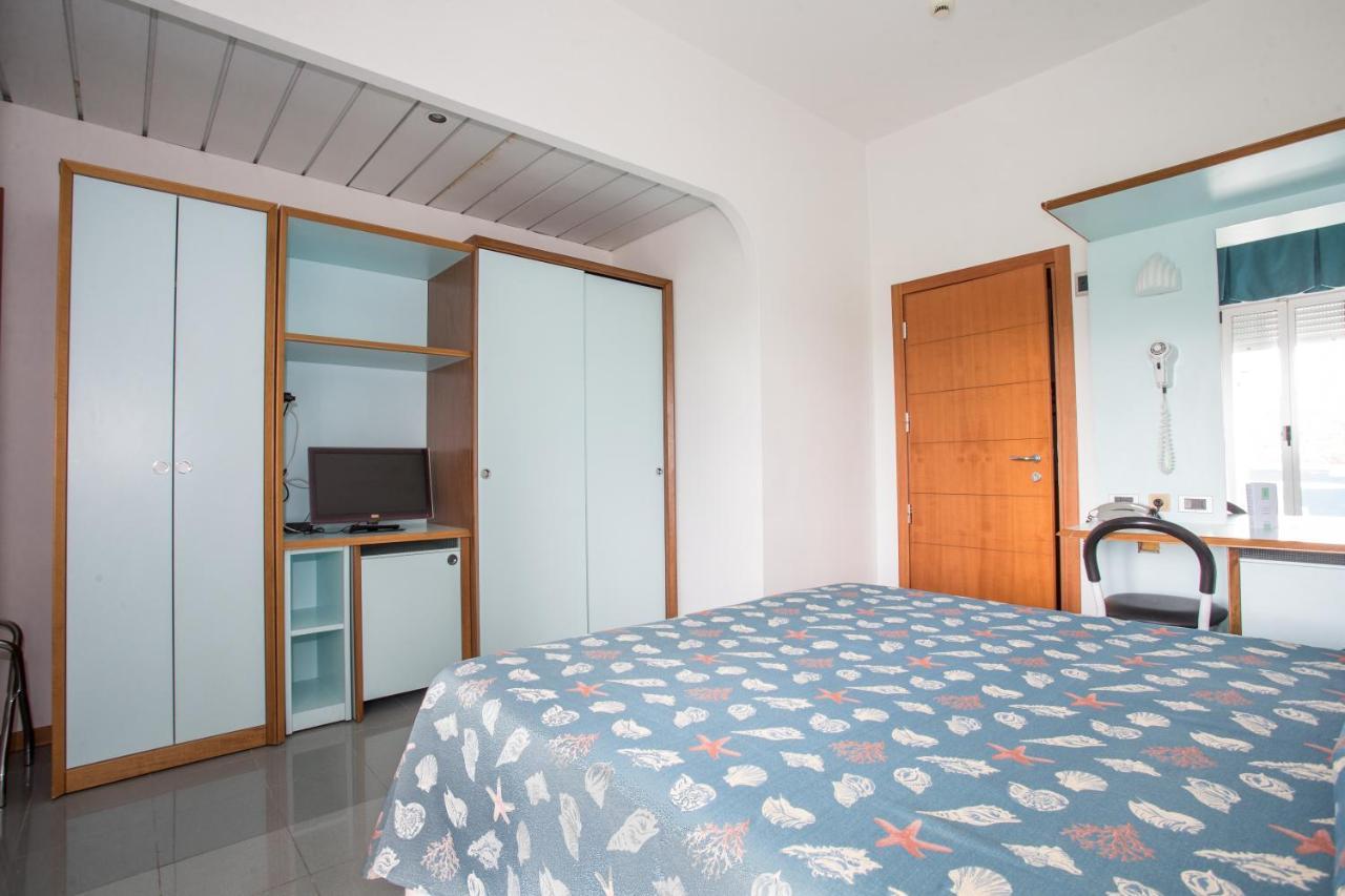 Hotel Gaby Rimini Bagian luar foto