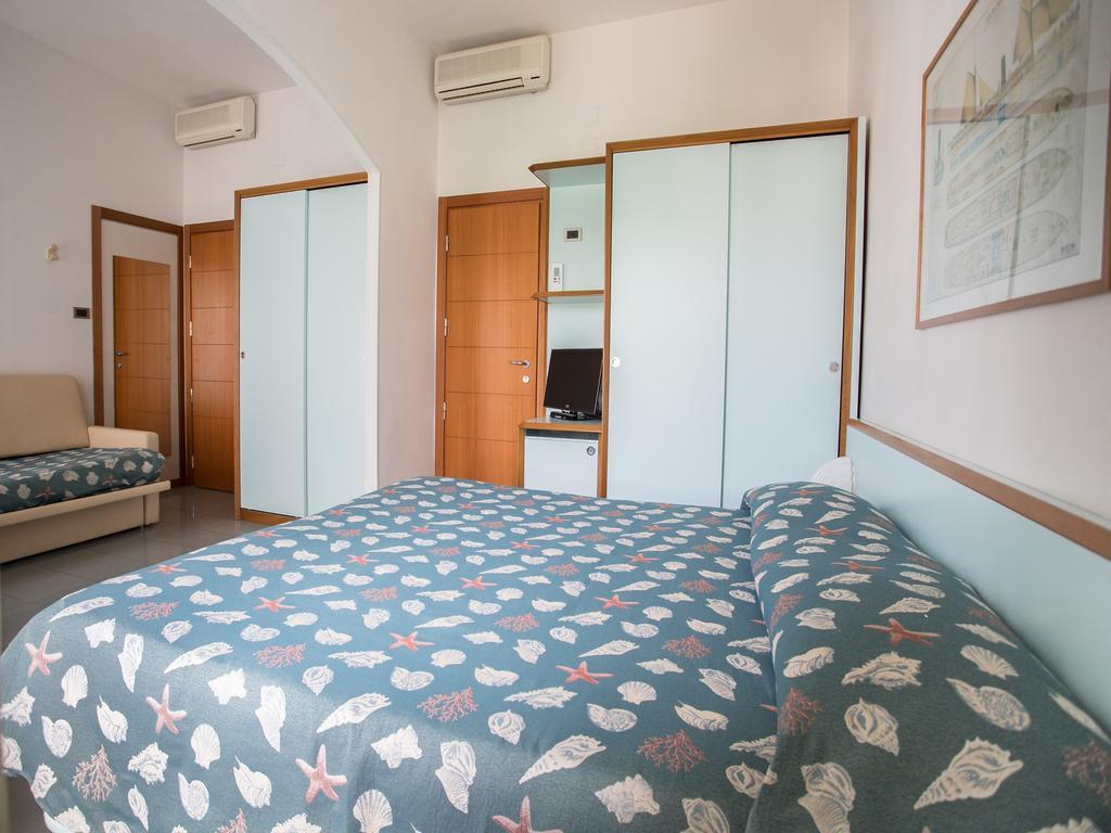 Hotel Gaby Rimini Bagian luar foto