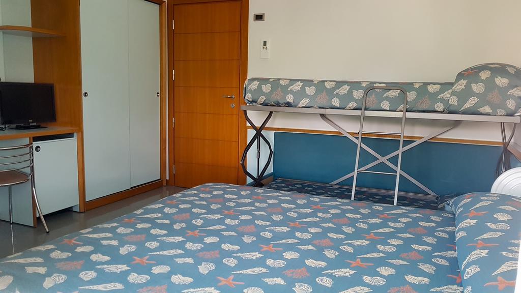 Hotel Gaby Rimini Bagian luar foto