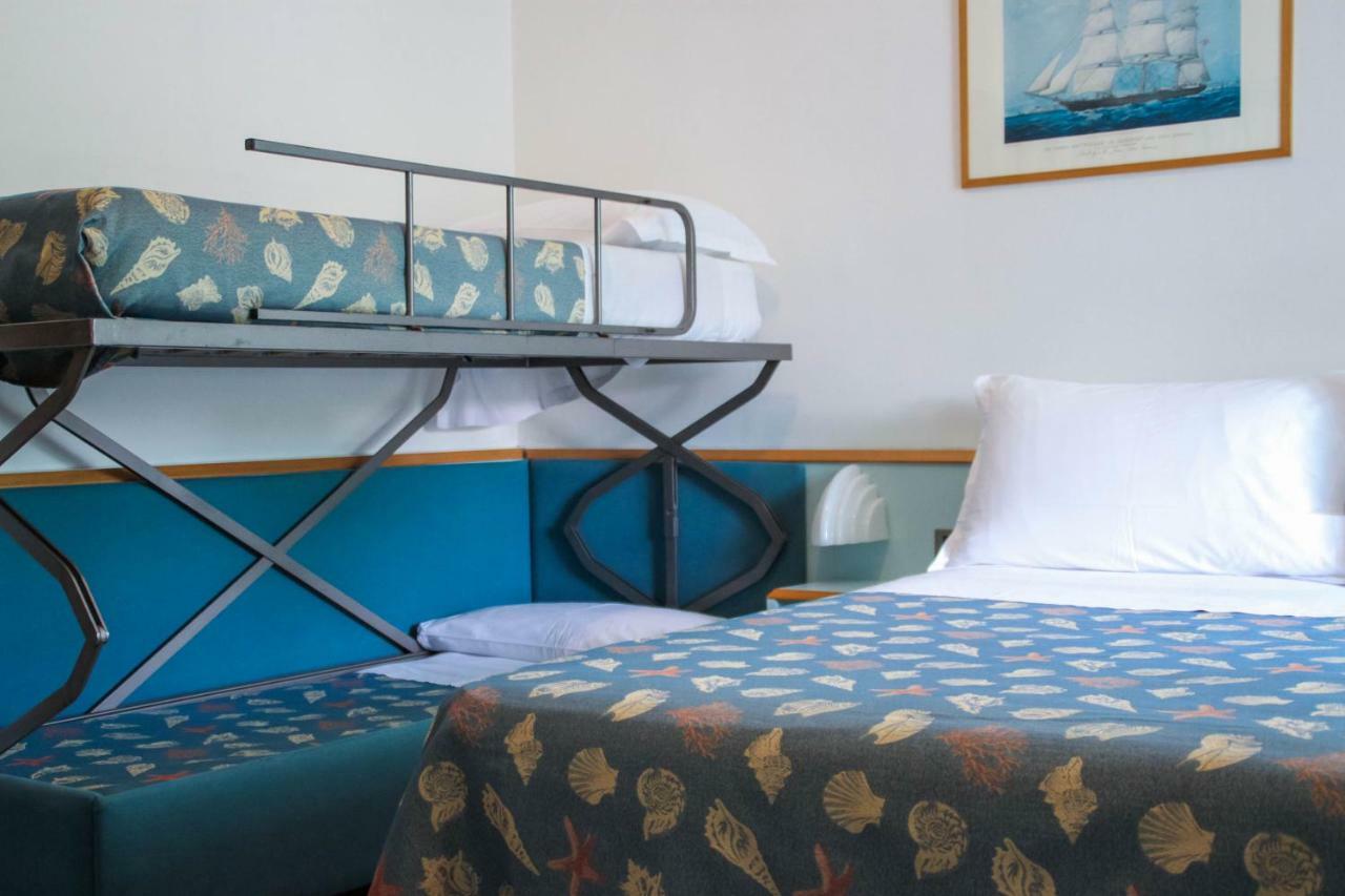 Hotel Gaby Rimini Bagian luar foto